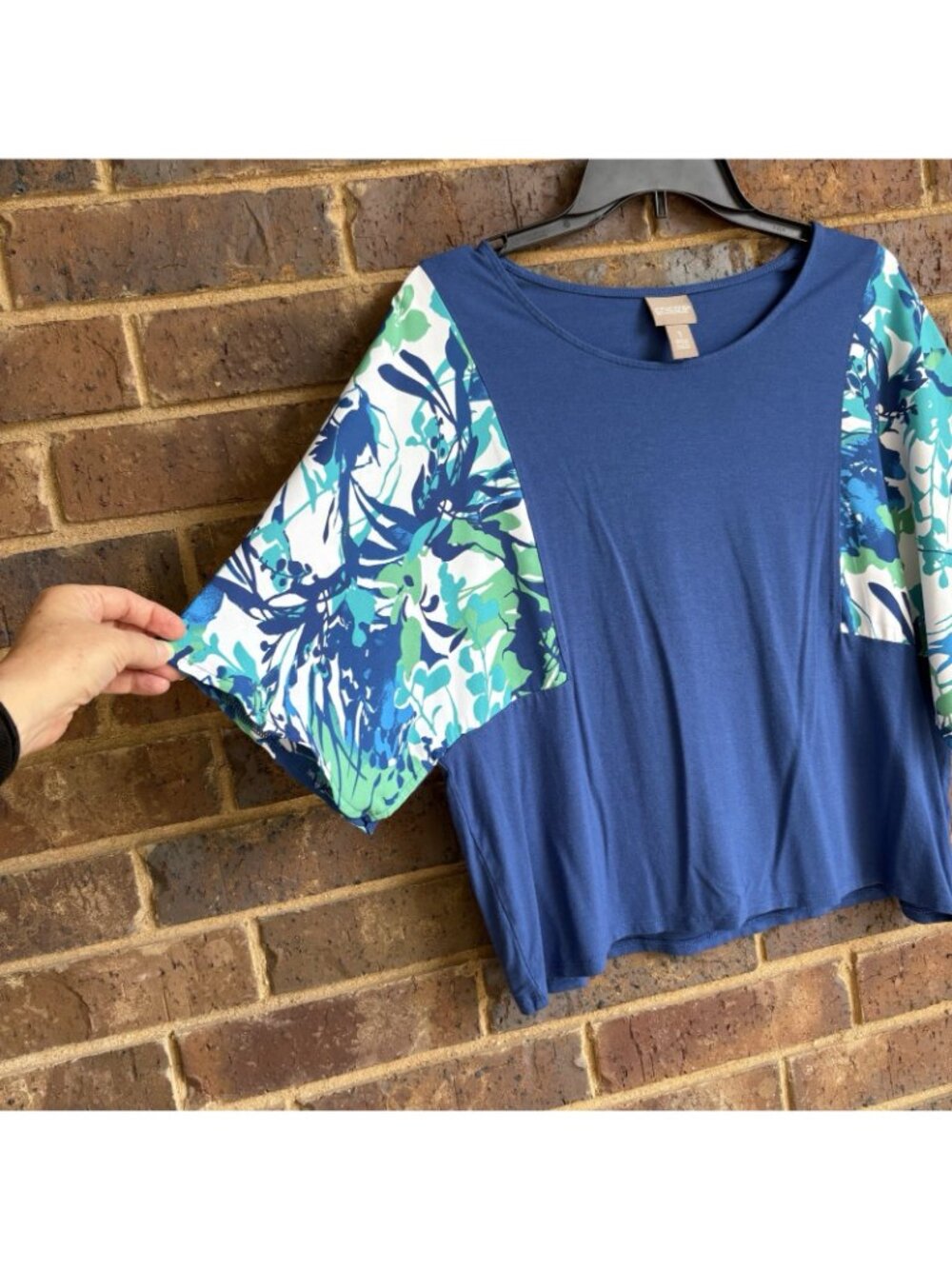 Chicos Blouse Women's Blue Abstract Pullover Fun Sleeves Size 1 - Picture 4 of 5